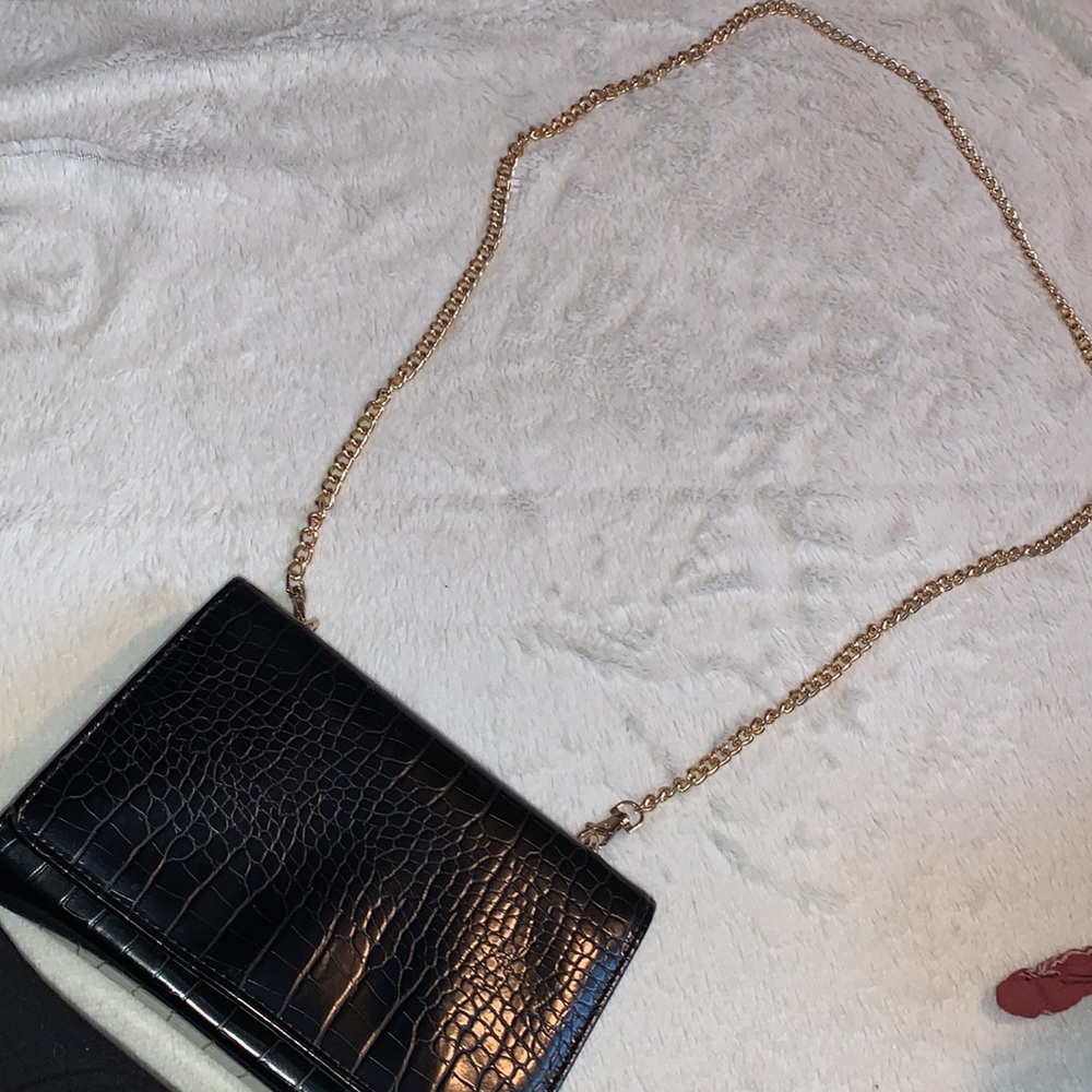 Versatile Croc Patterned Black Purse - image 3